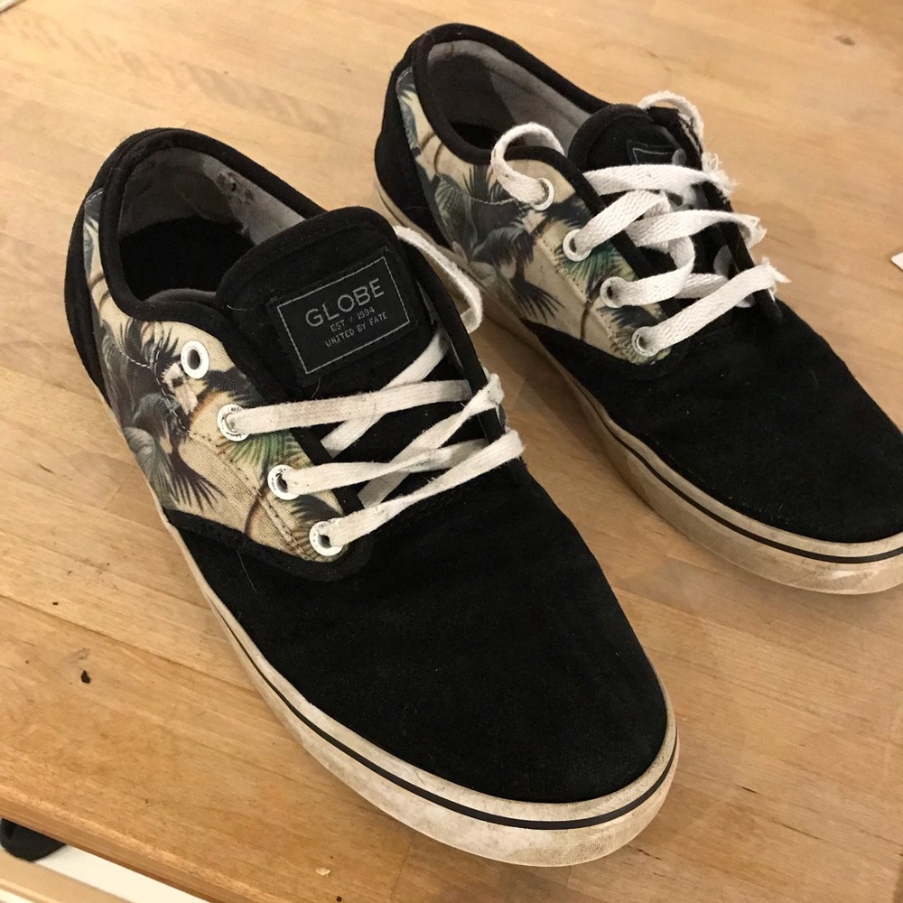 Globe Shoes sz 9